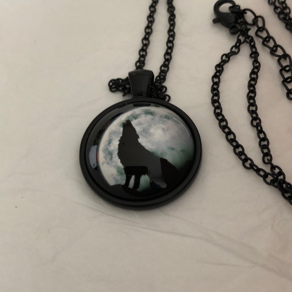 🌸Wolf Howling at the moon NEW🌸 - Picture 4 of 4